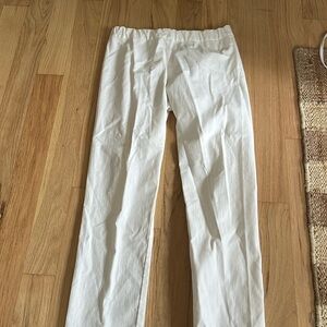 The row white pants